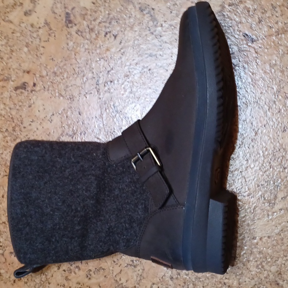UGG Australia Women's Chocolate Brown Leather & Wool Robbie Boots 7.5 - Picture 4 of 10
